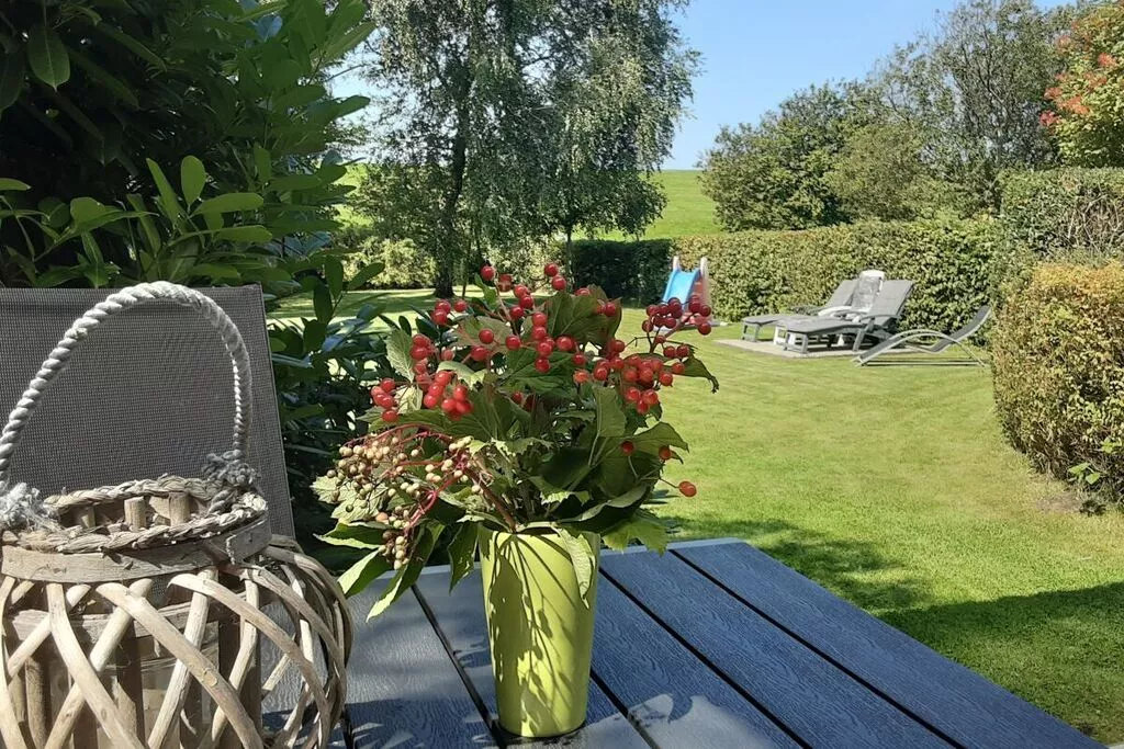 90385-Gardens summer
