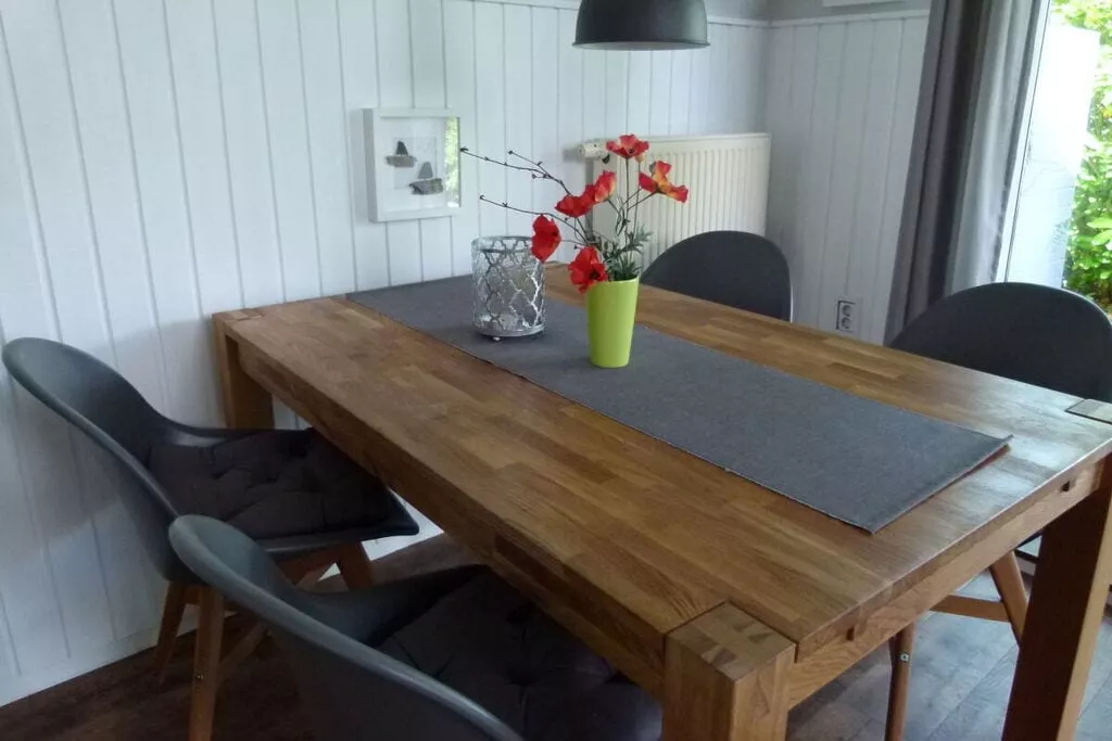 90385-Dining room