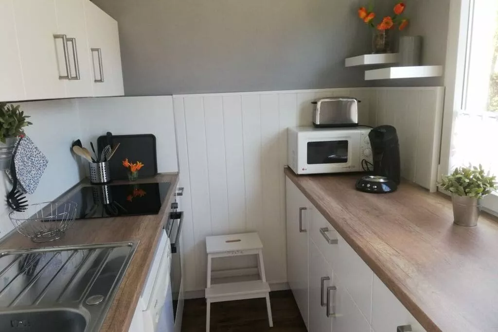 90385-Kitchen