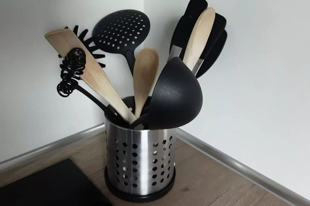 90385-Kitchen