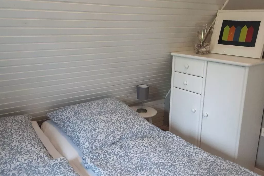 90385-Bedroom