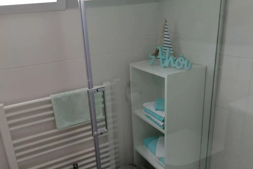 90385-Bathroom
