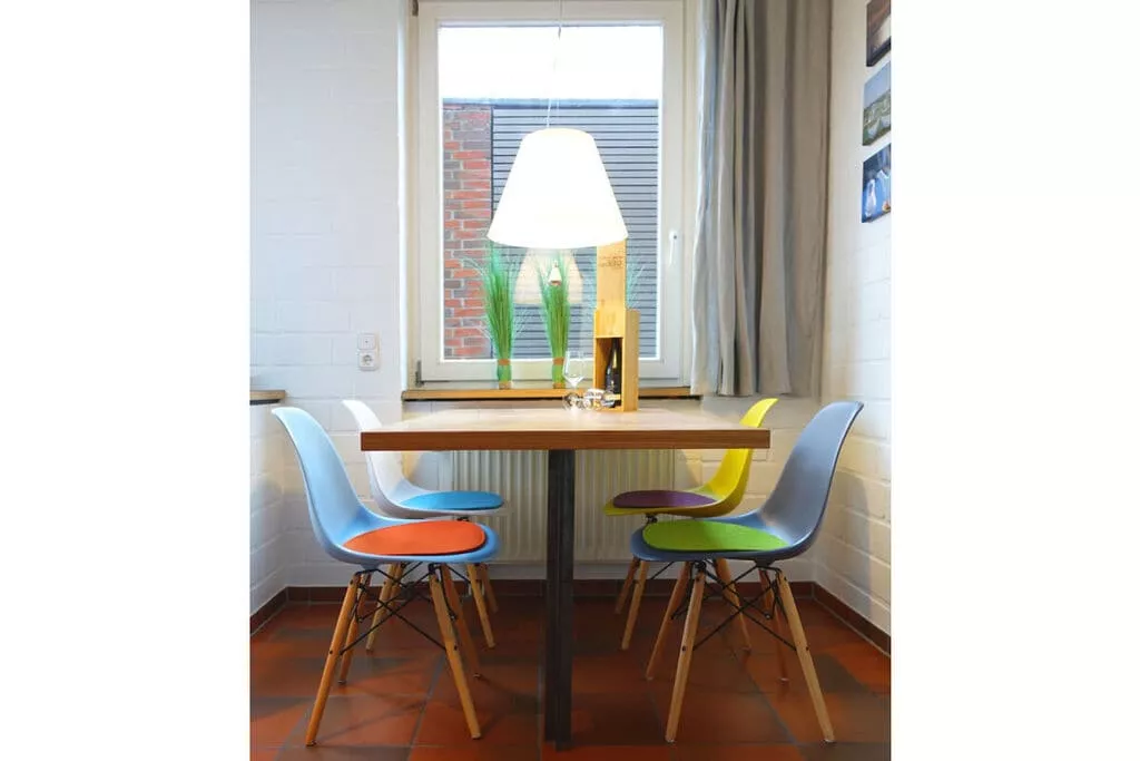 94185-Dining room