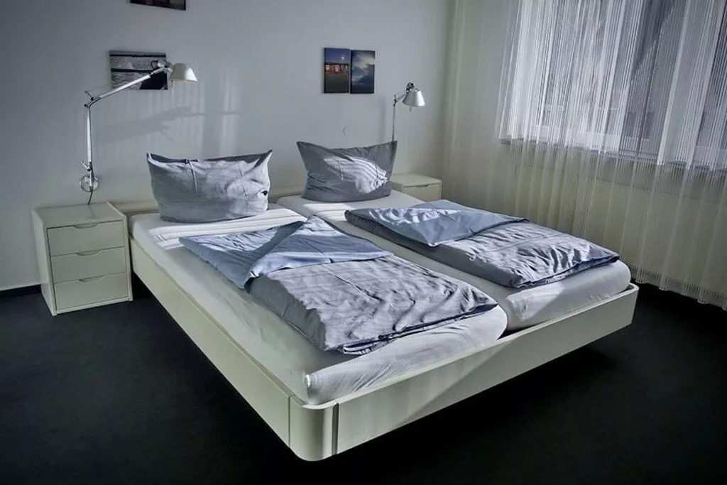 94185-Bedroom