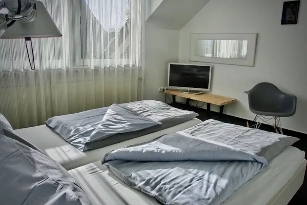 94185-Bedroom