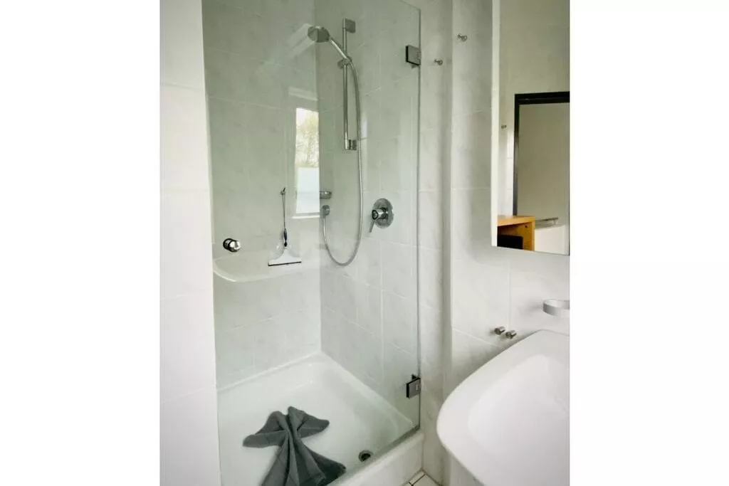94185-Bathroom