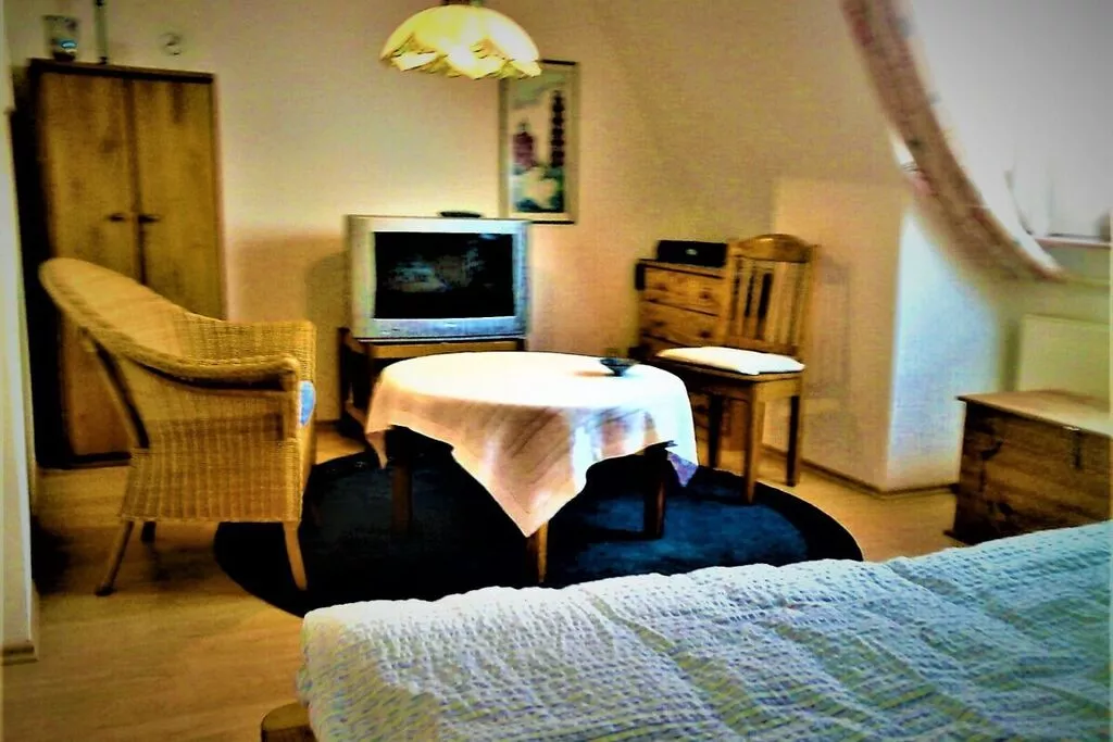 163051-Bedroom