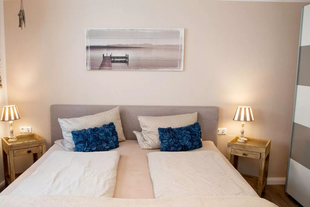 166902-Bedroom