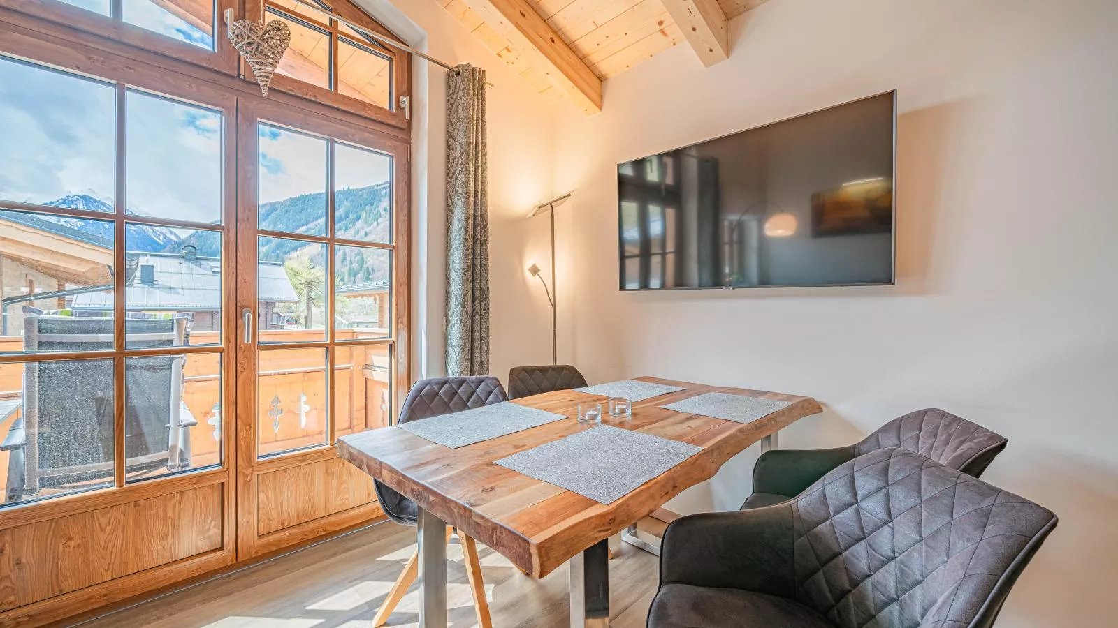 Petras Chalet-Apartment am Lift-Dining room