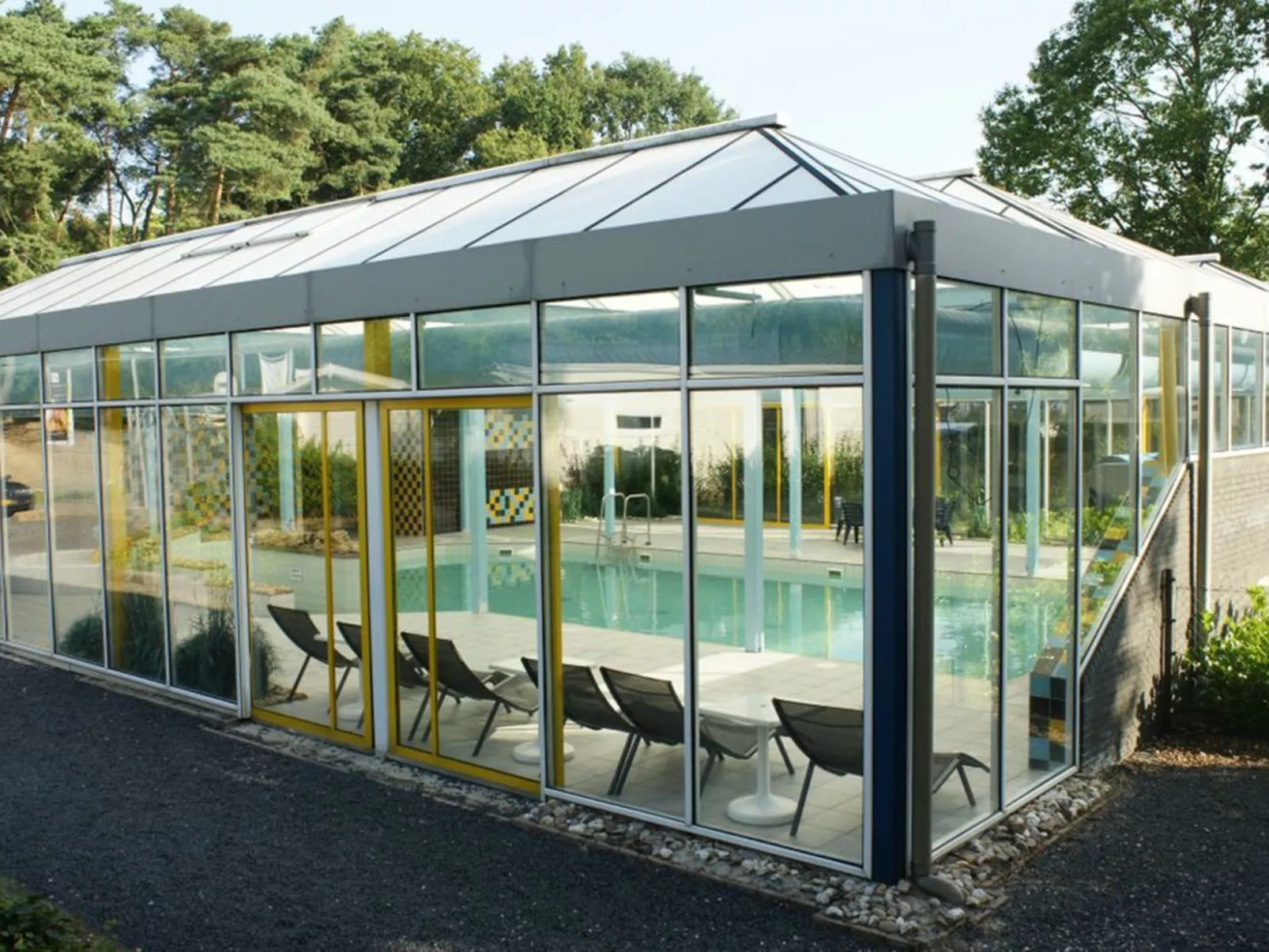 Cube Exclusif 4-Inside