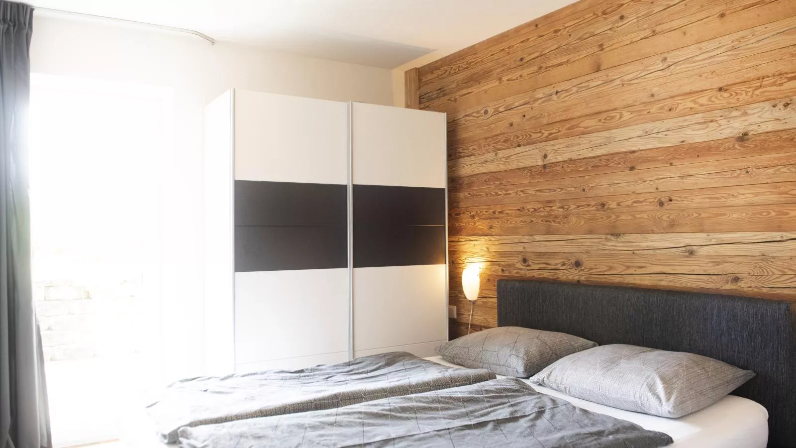Noa-Bedroom