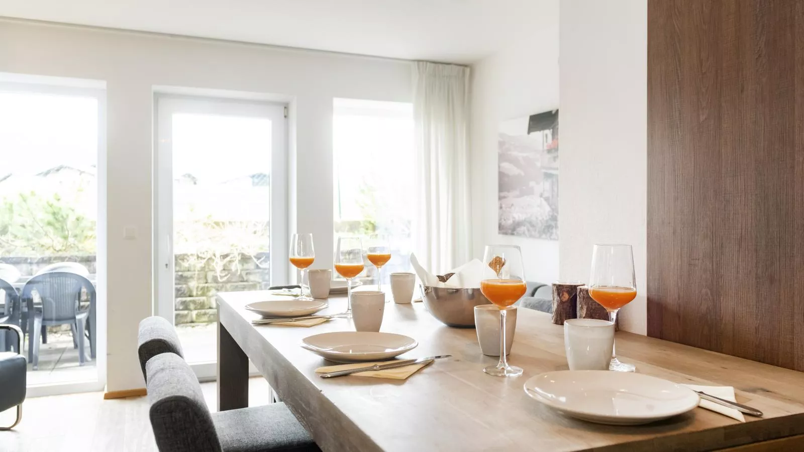 Noa-Dining room