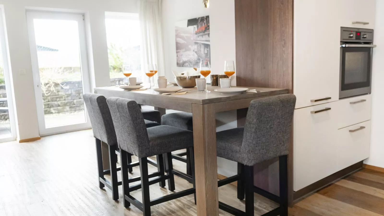 Noa-Dining room