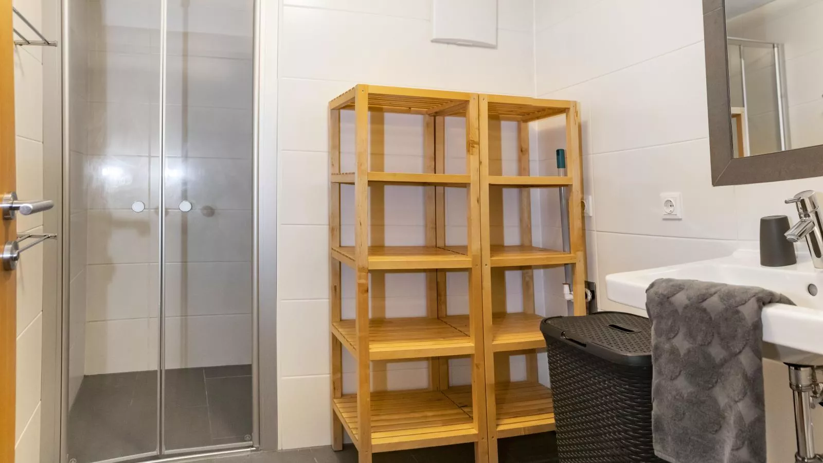 Noa-Bathroom