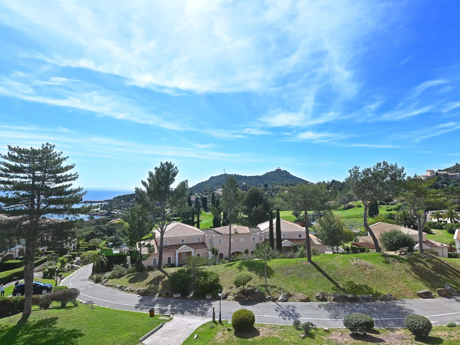 Le Village (C0363)-Dehors
