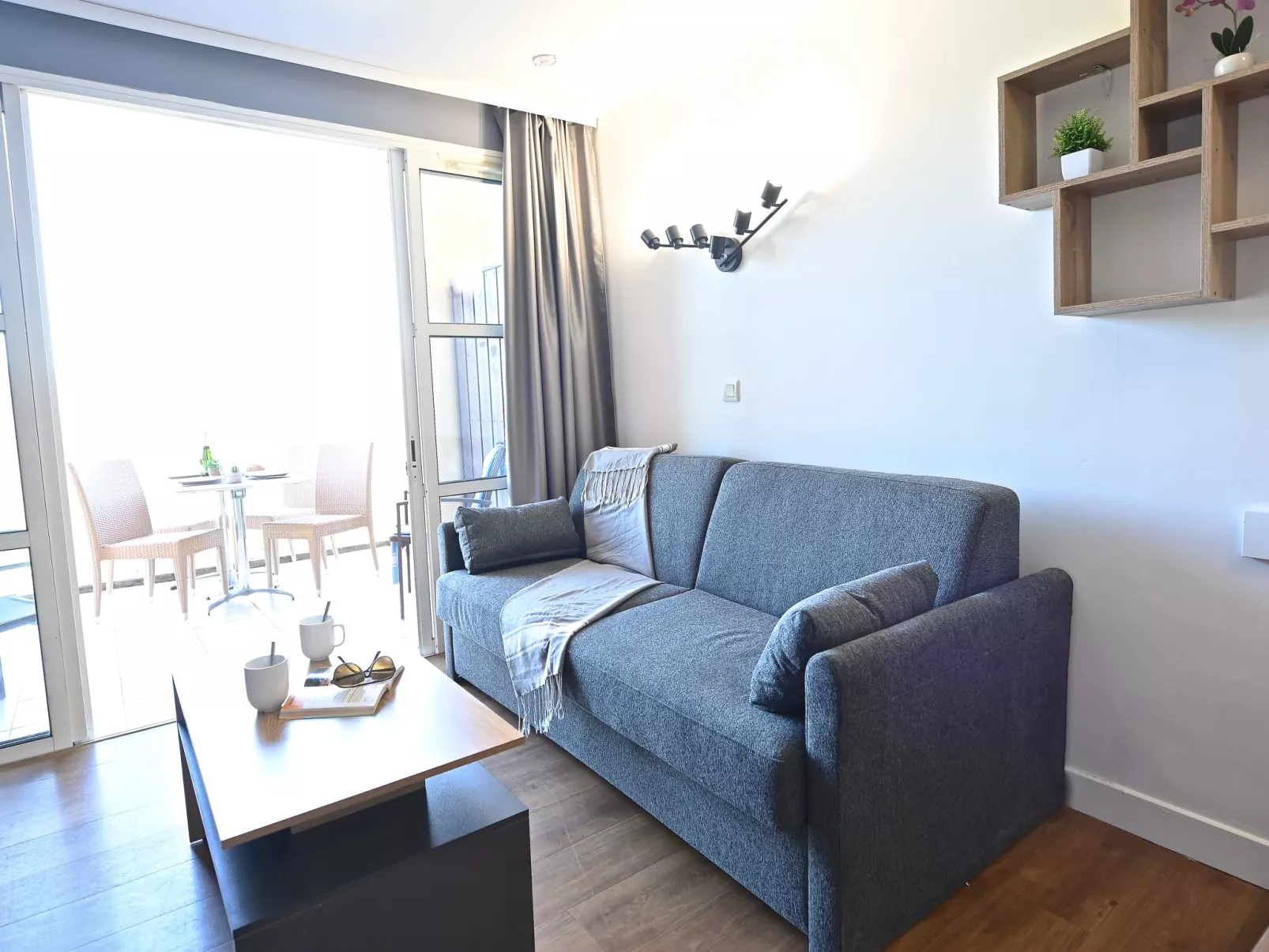 Le Village (C7 351)-Inside