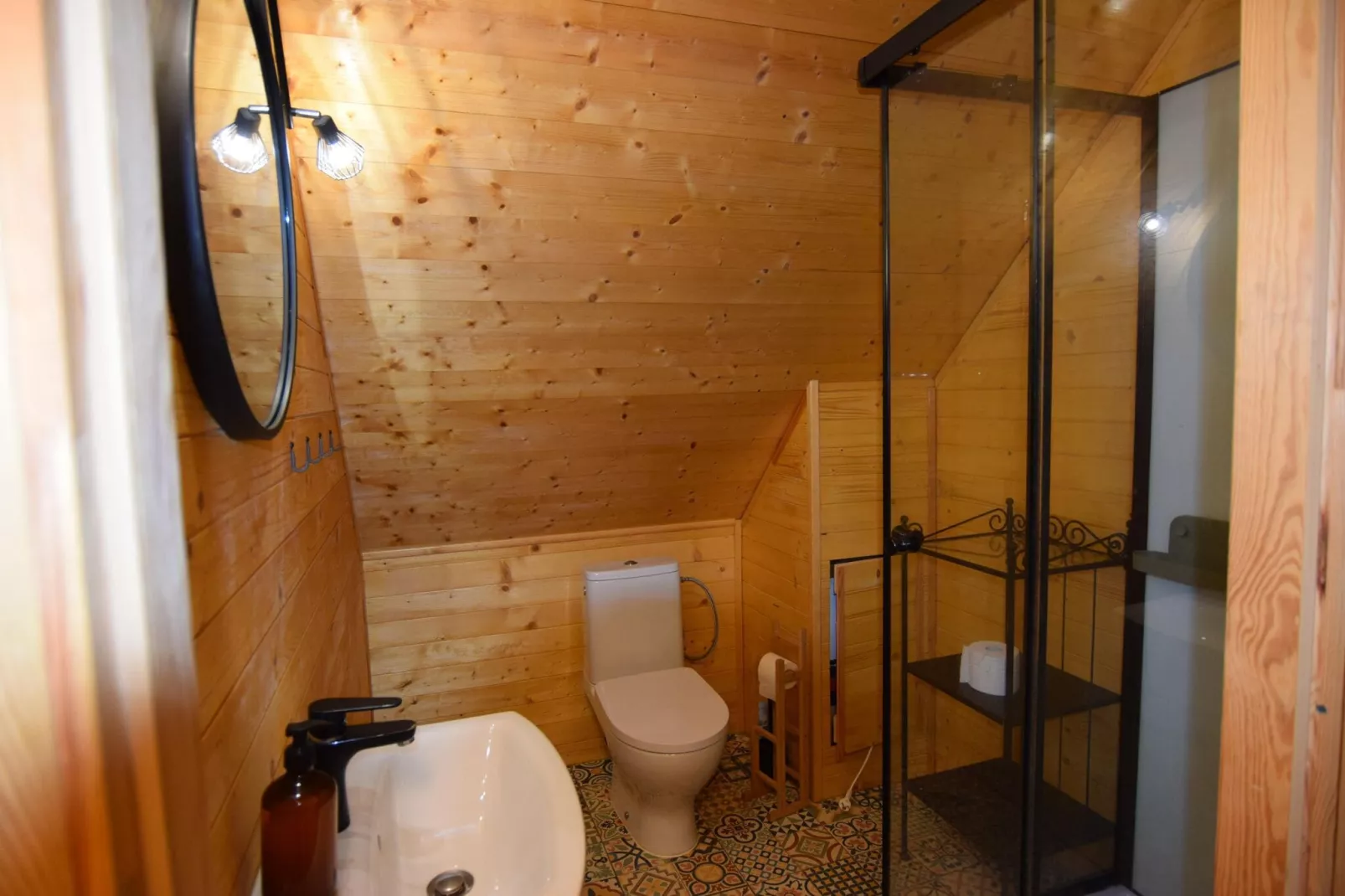 Biker's house-Bathroom