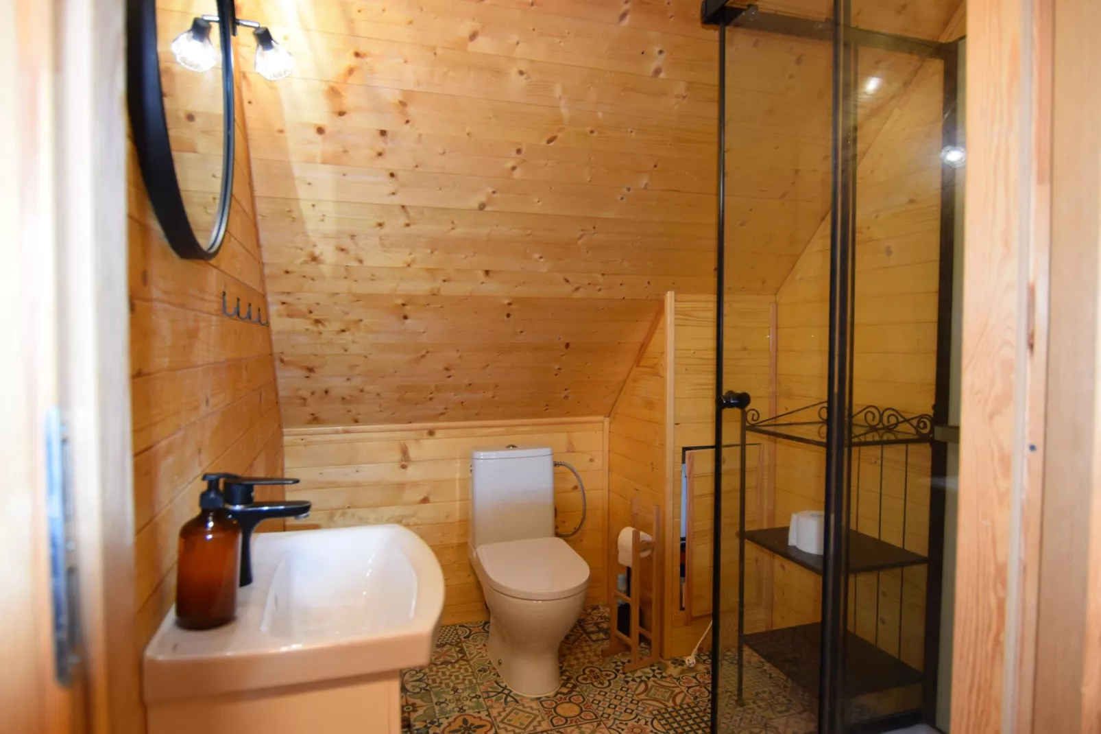Biker's house-Bathroom
