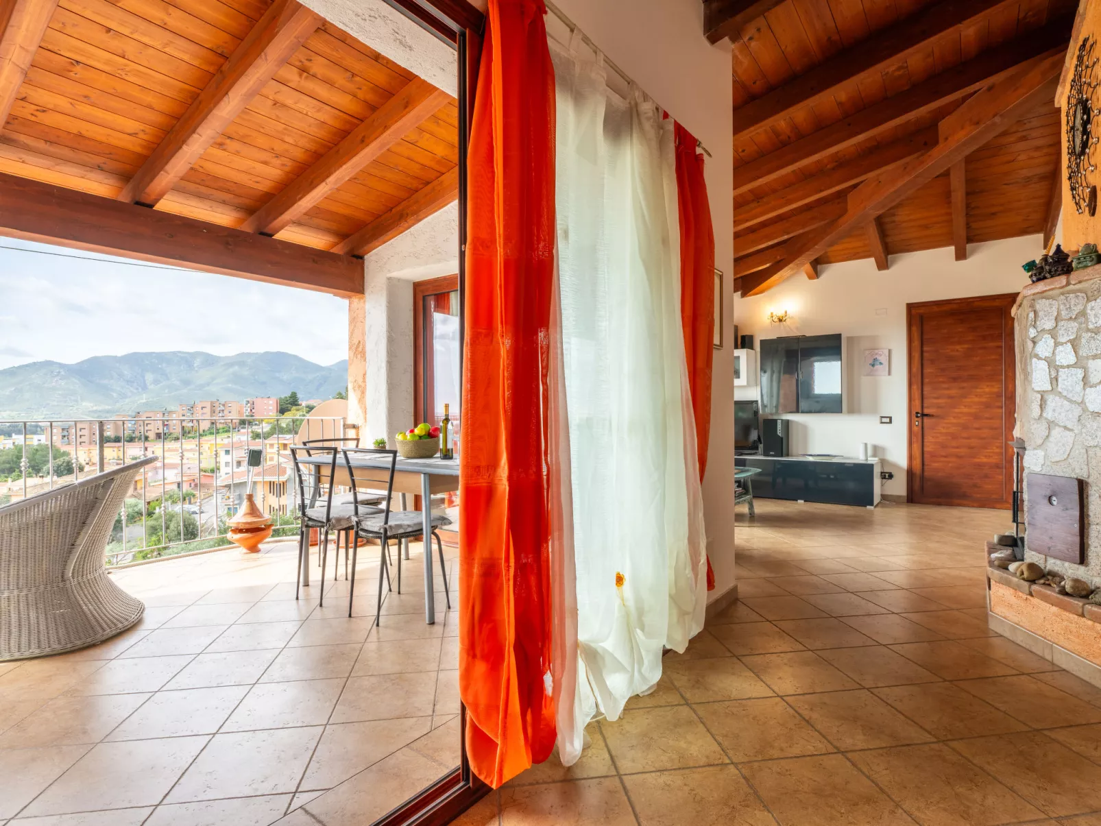 Sea view-Inside