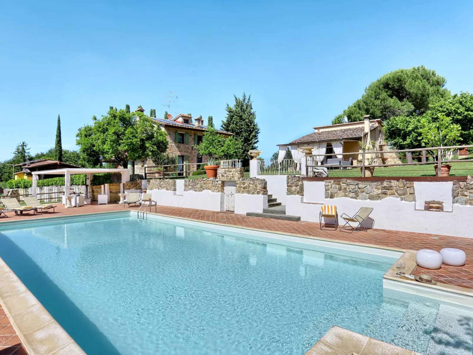 Fonte di Pillo-Outside