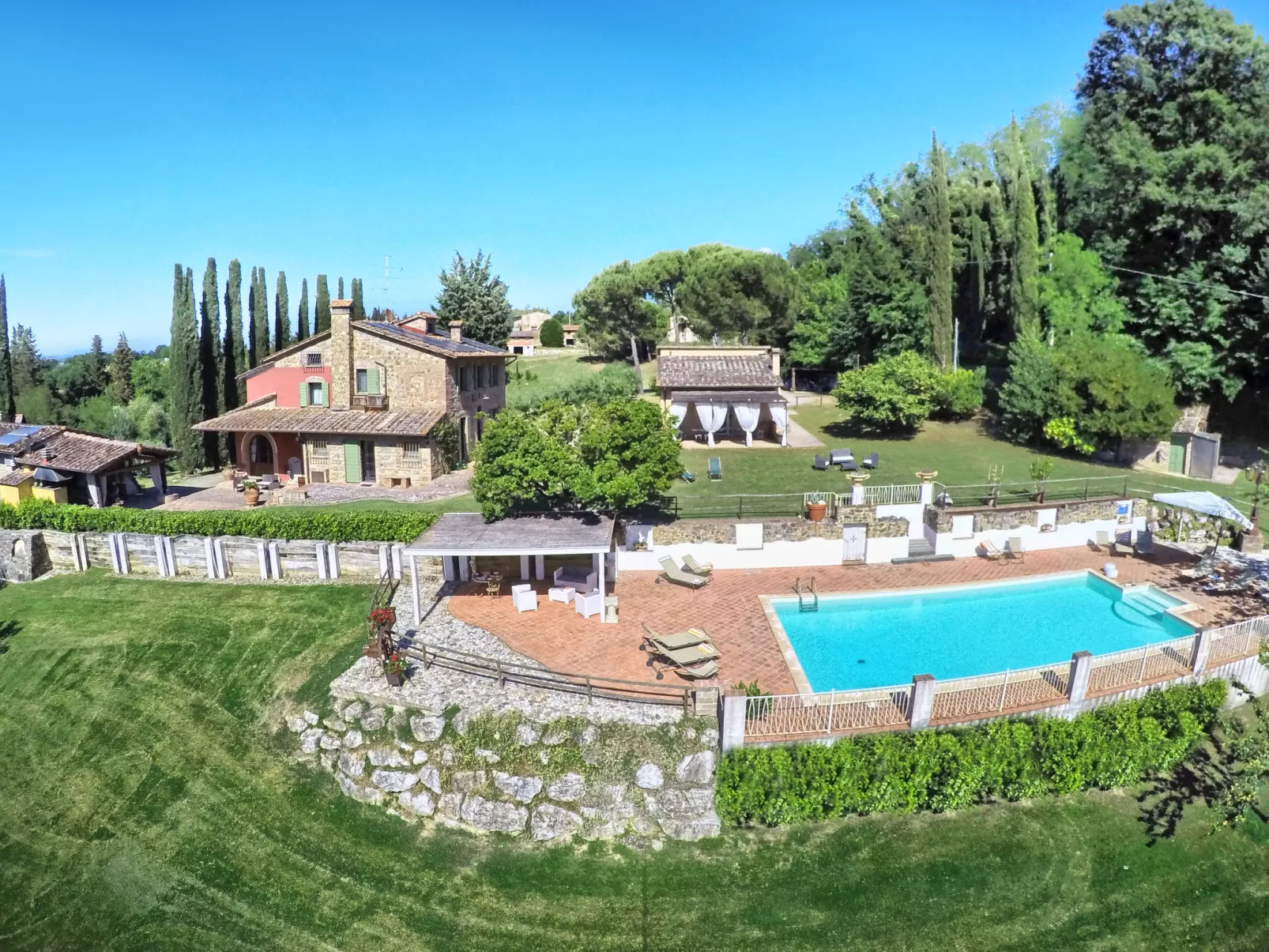 Fonte di Pillo-Outside