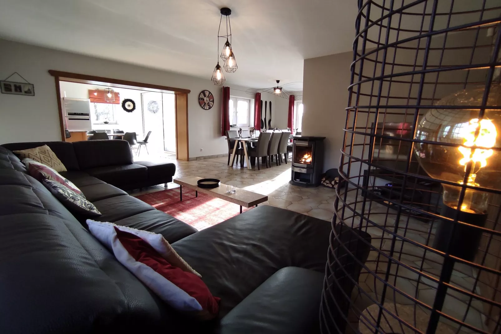Amon cana-Living room