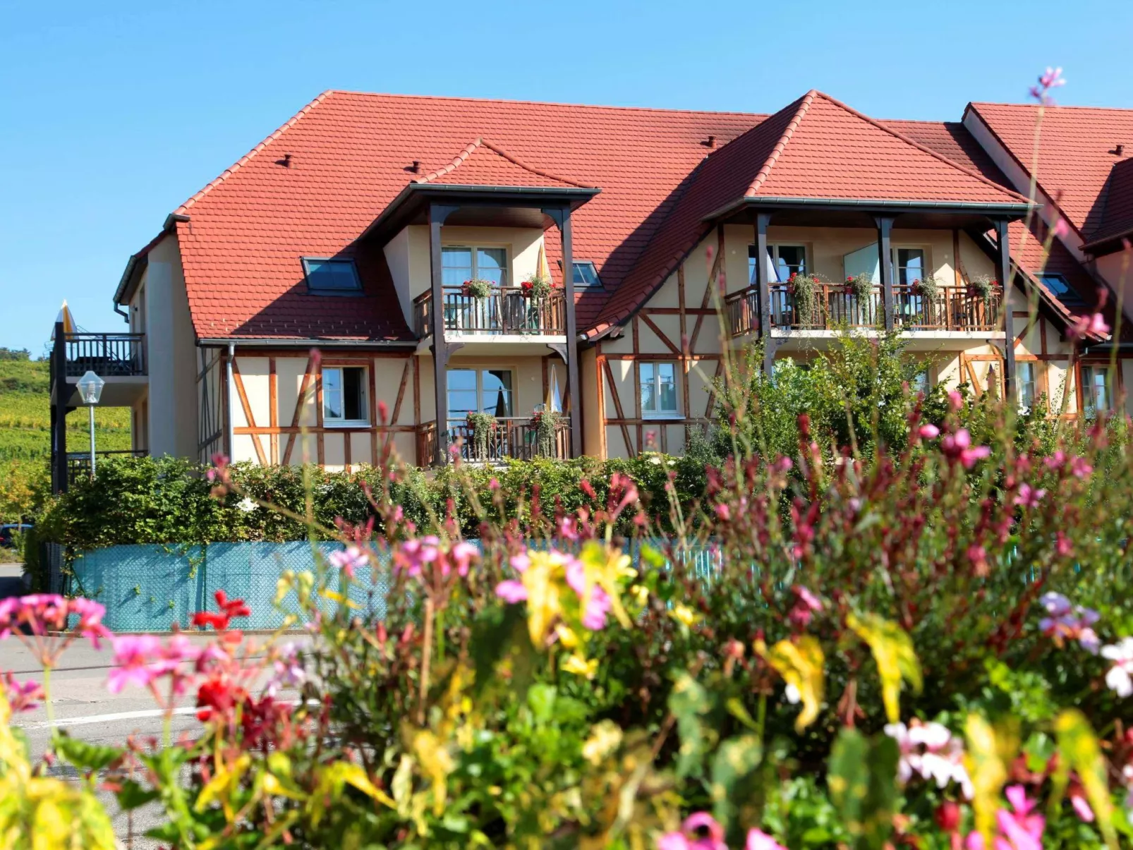 Le Domaine Des Rois-Outside