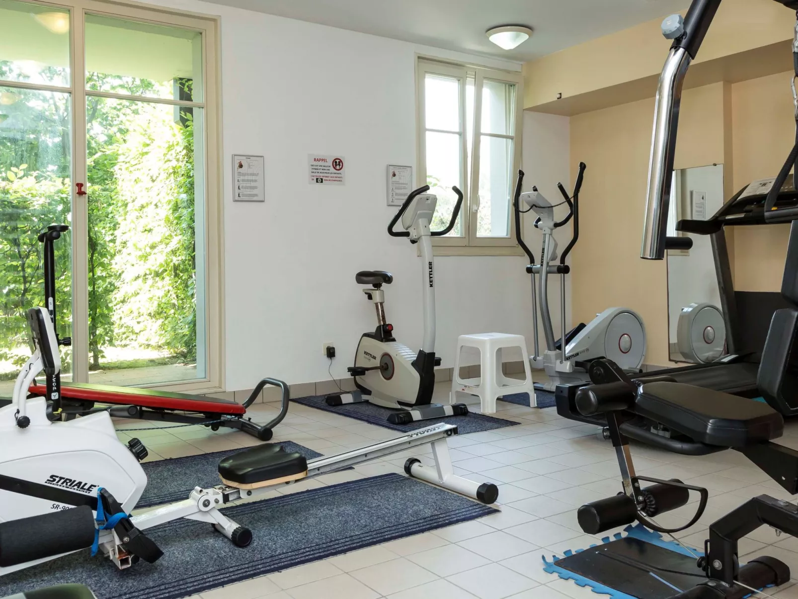 Le Domaine Des Rois-Inside