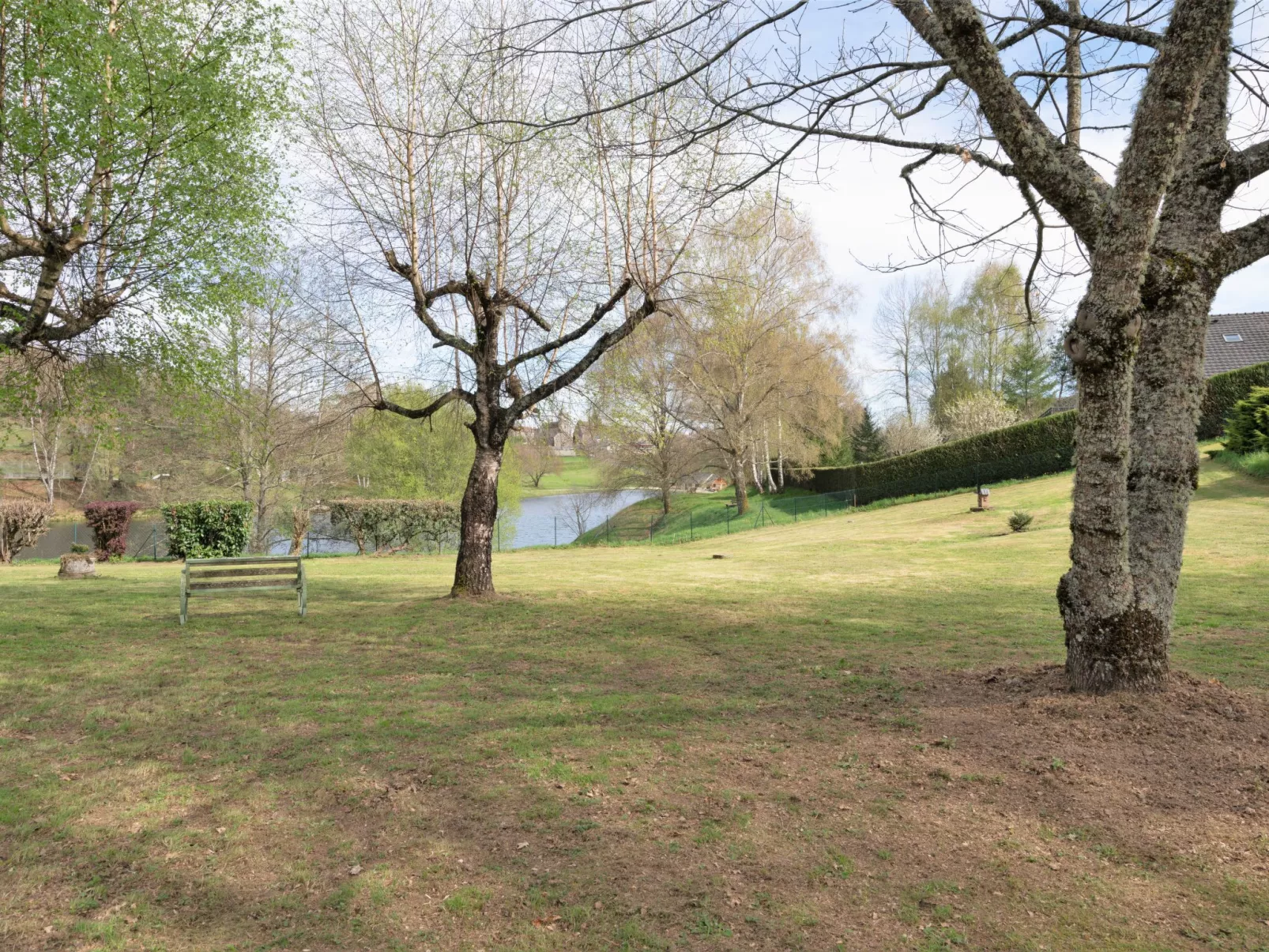 Cottage du Lac-Outside