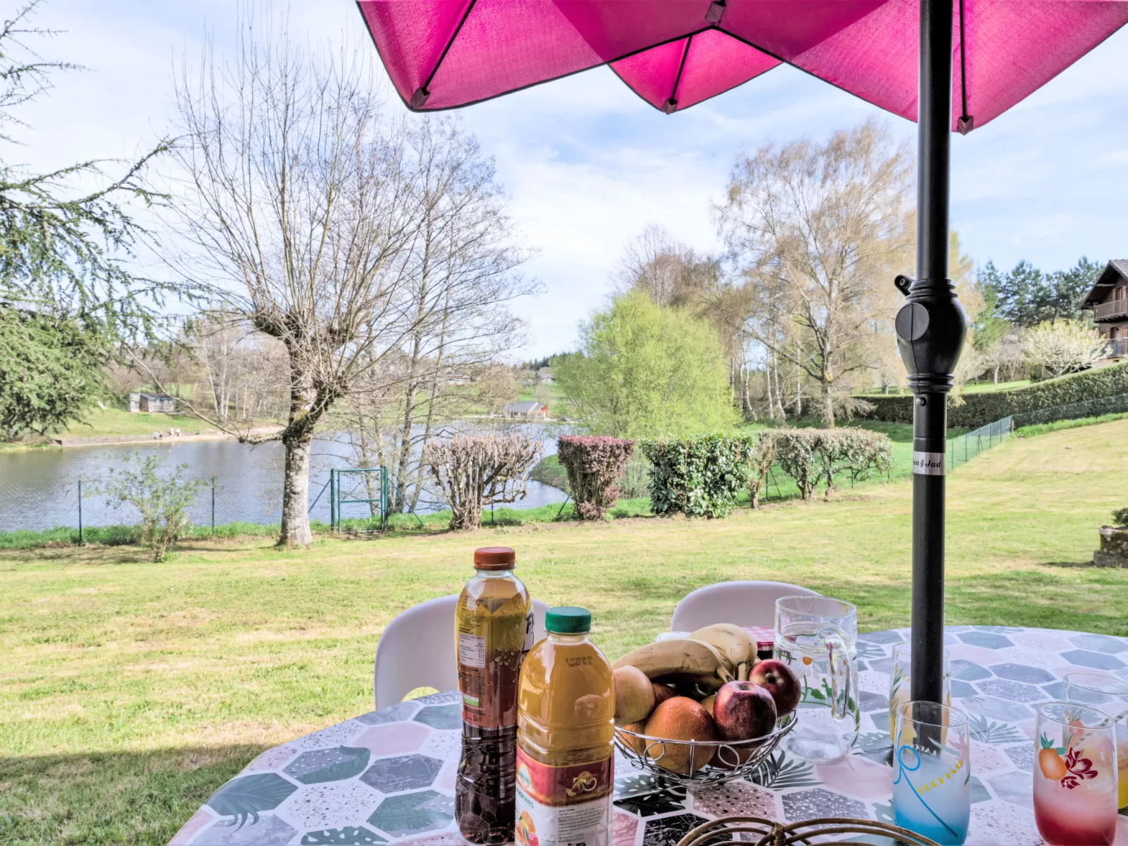 Cottage du Lac-Outside