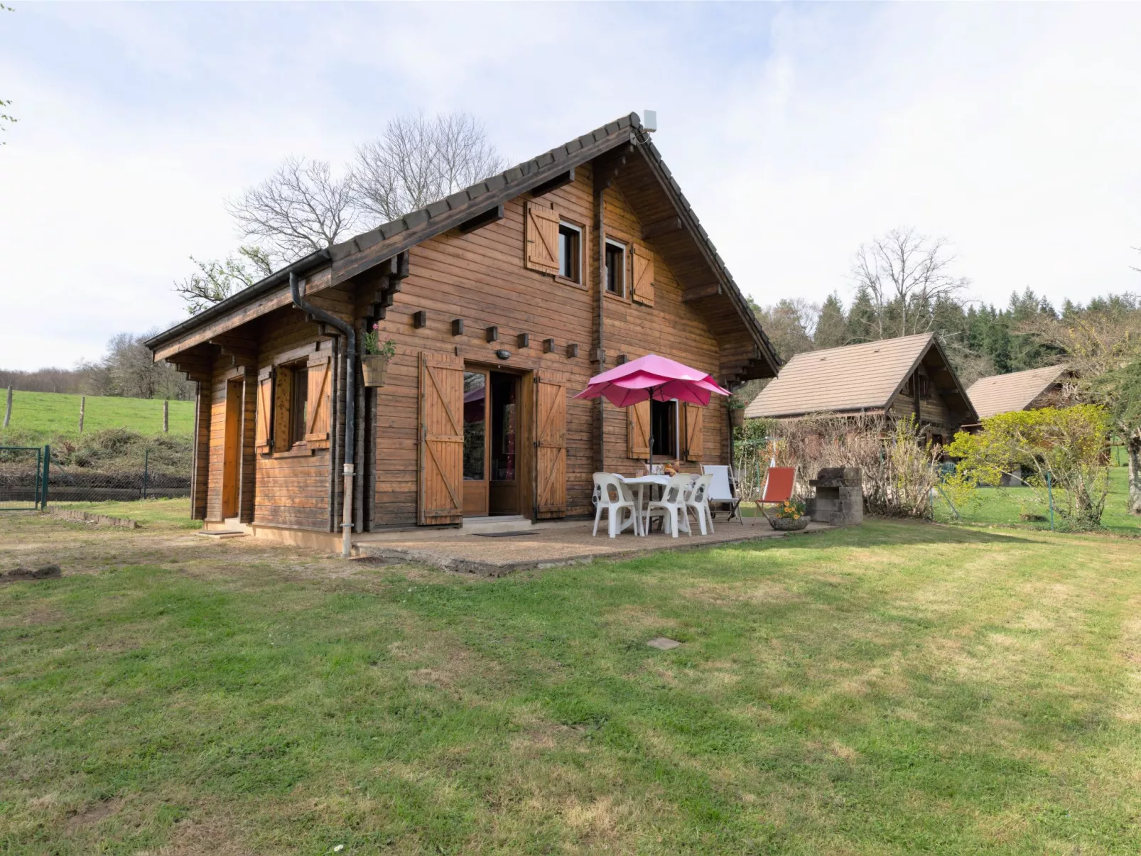 Cottage du Lac-Outside