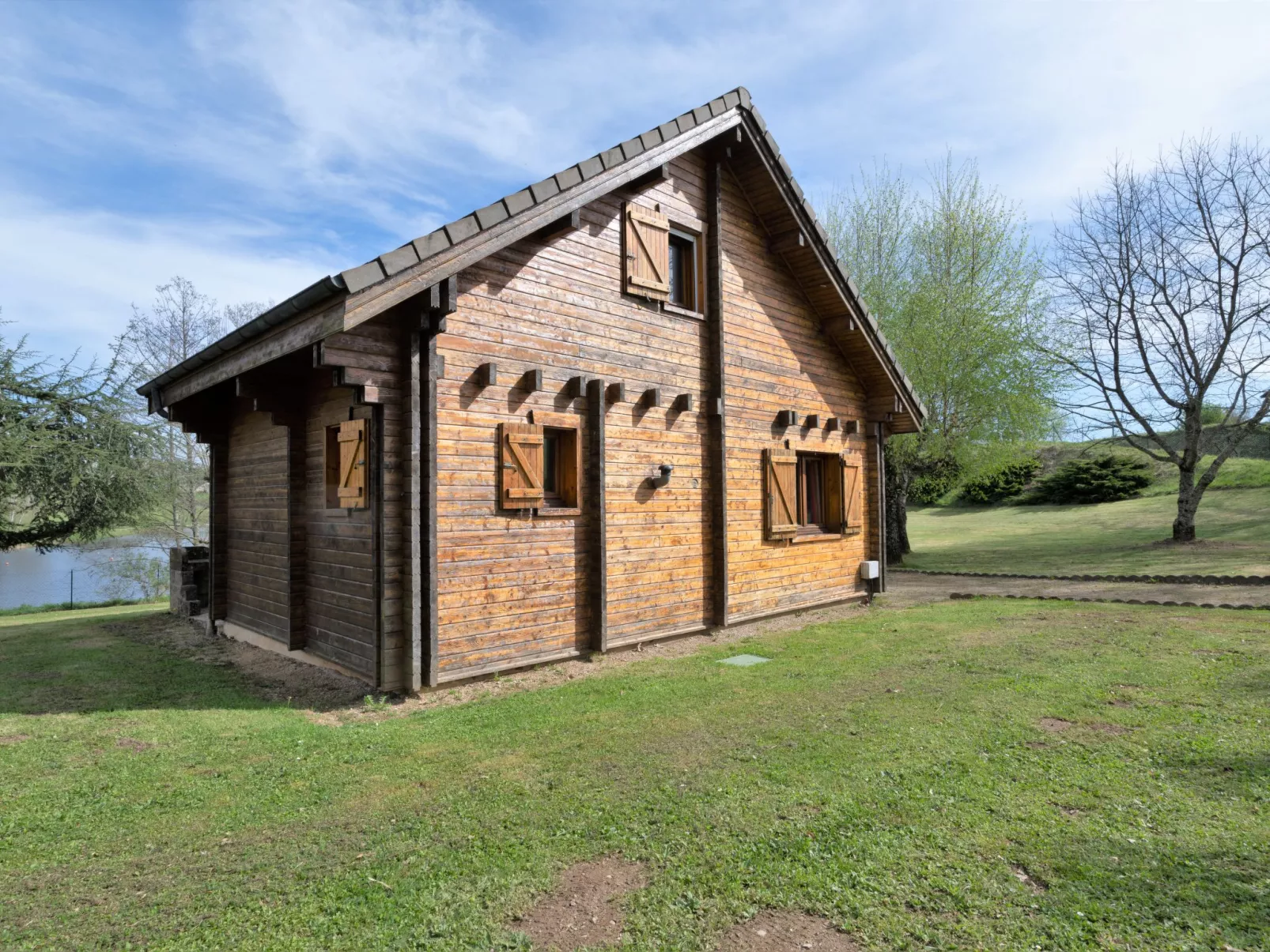 Cottage du Lac-Outside