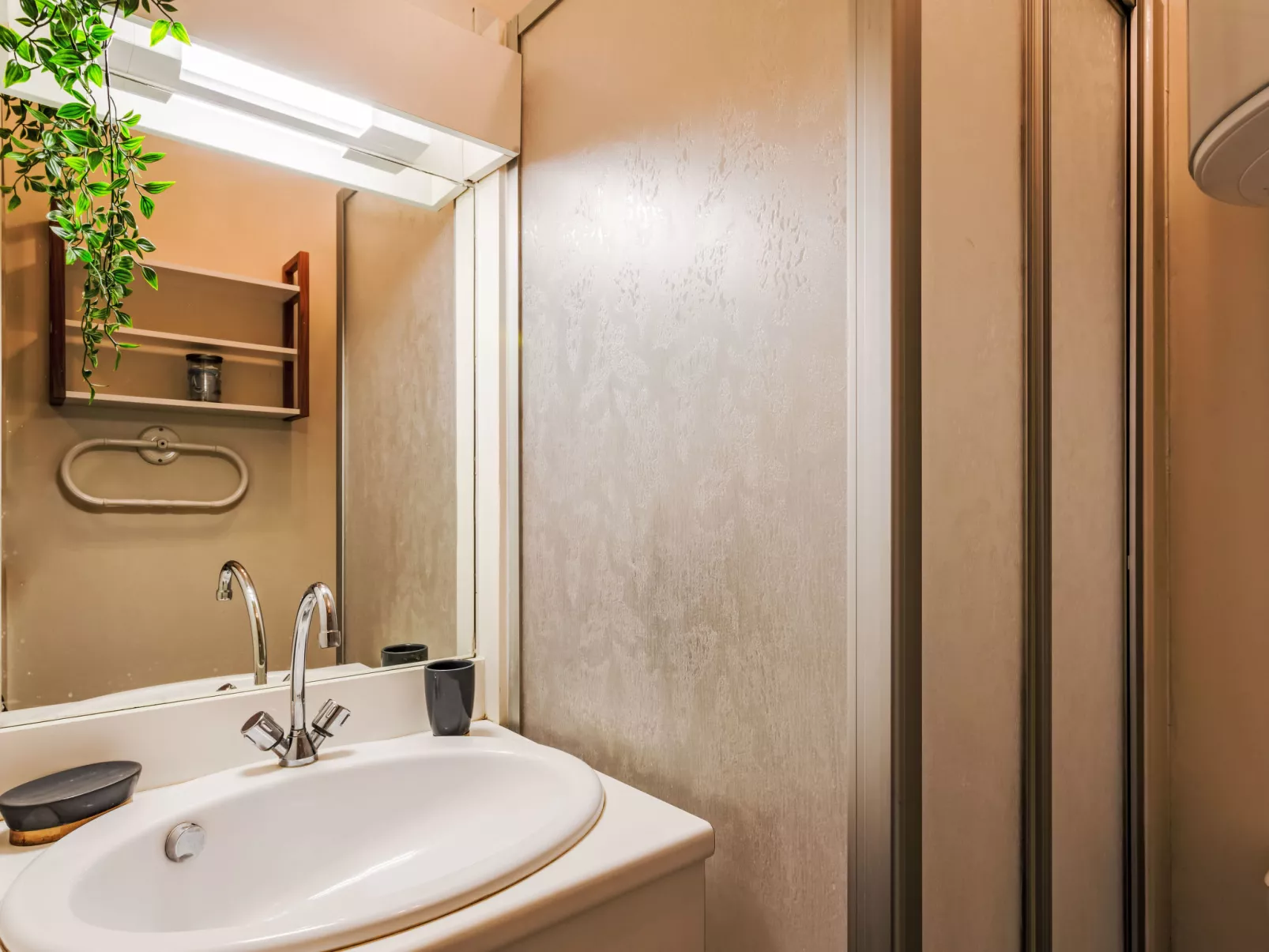 Le Clos Mathilde-Inside