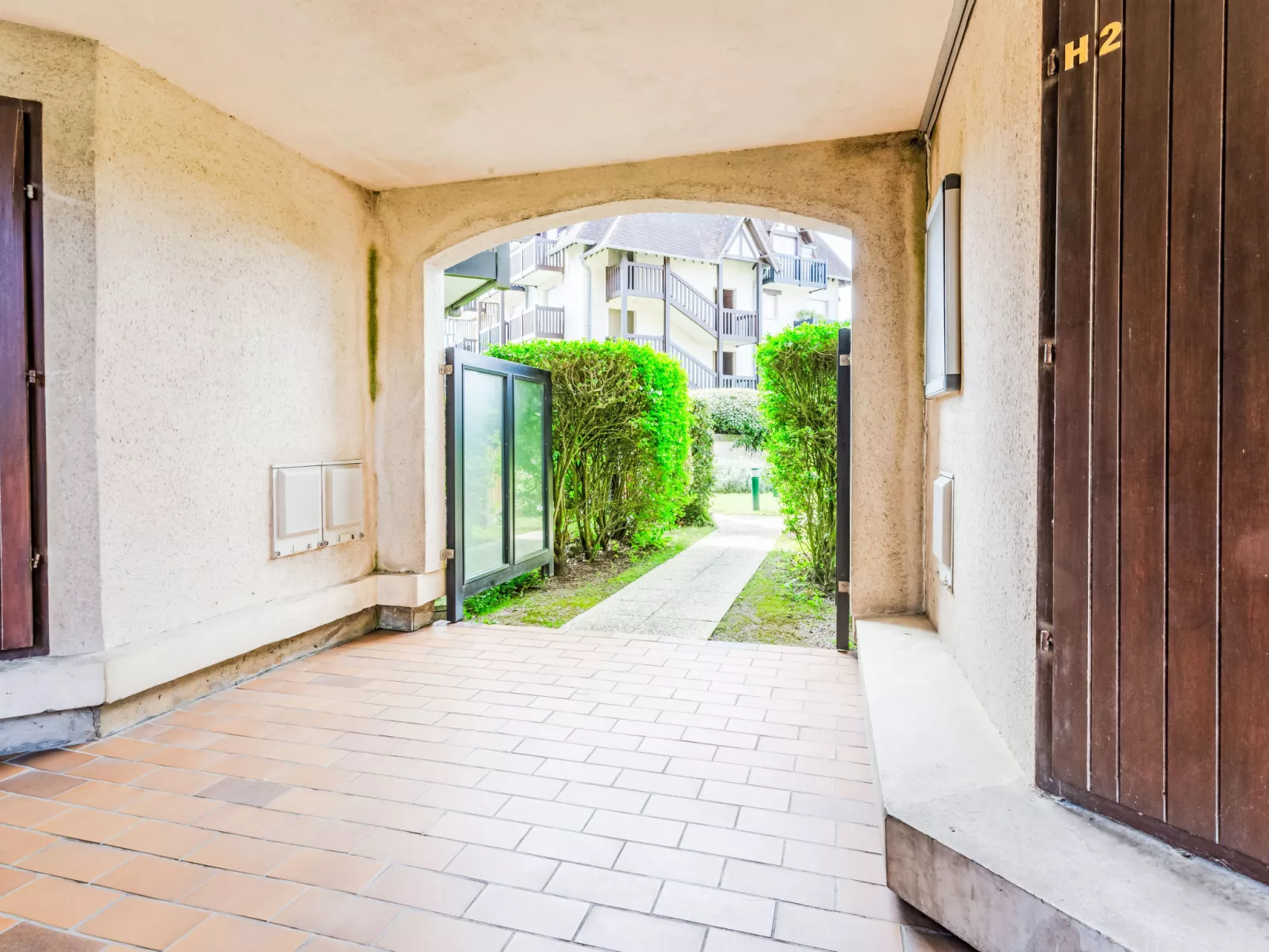 Le Clos Mathilde-Outside