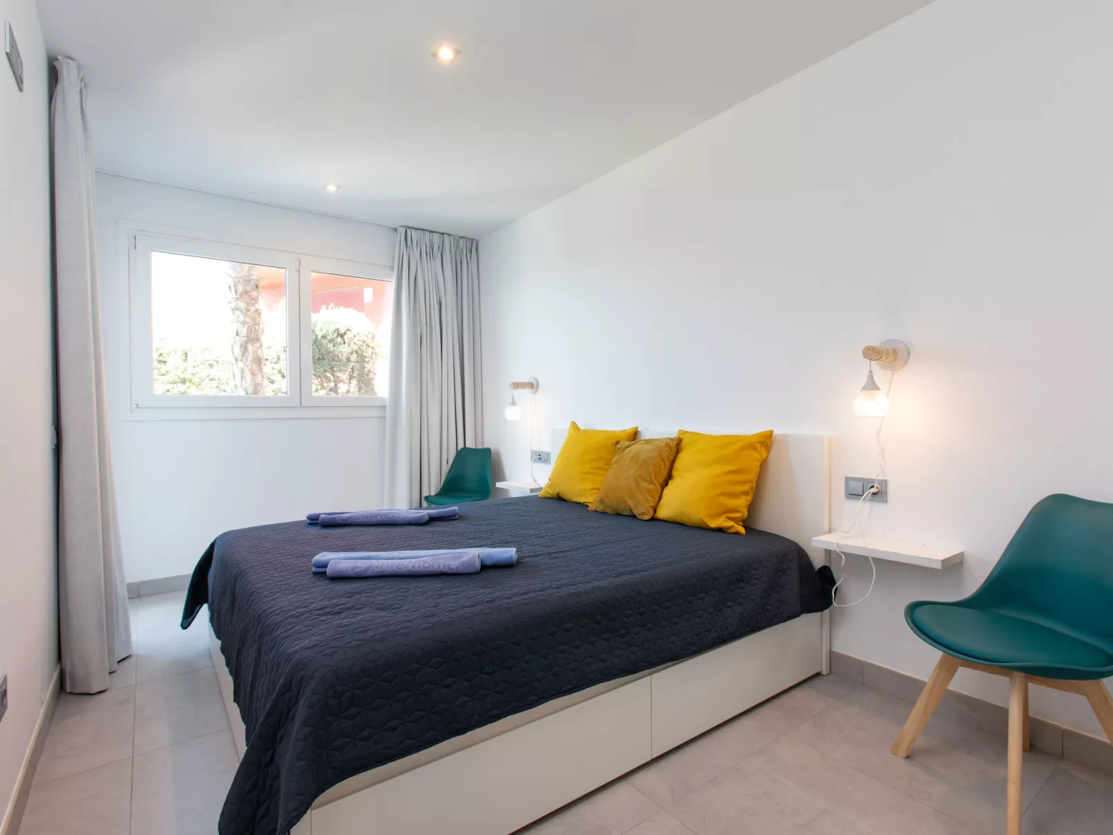 Bayview Hills-Inside