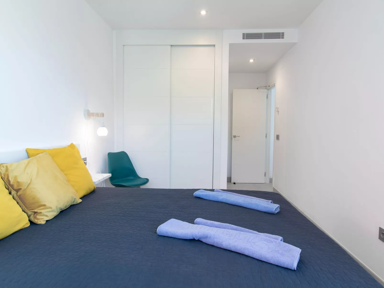 Bayview Hills-Inside