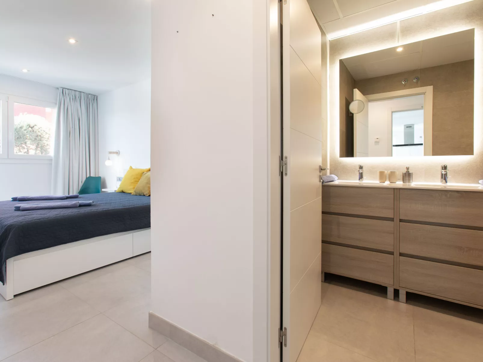 Bayview Hills-Inside