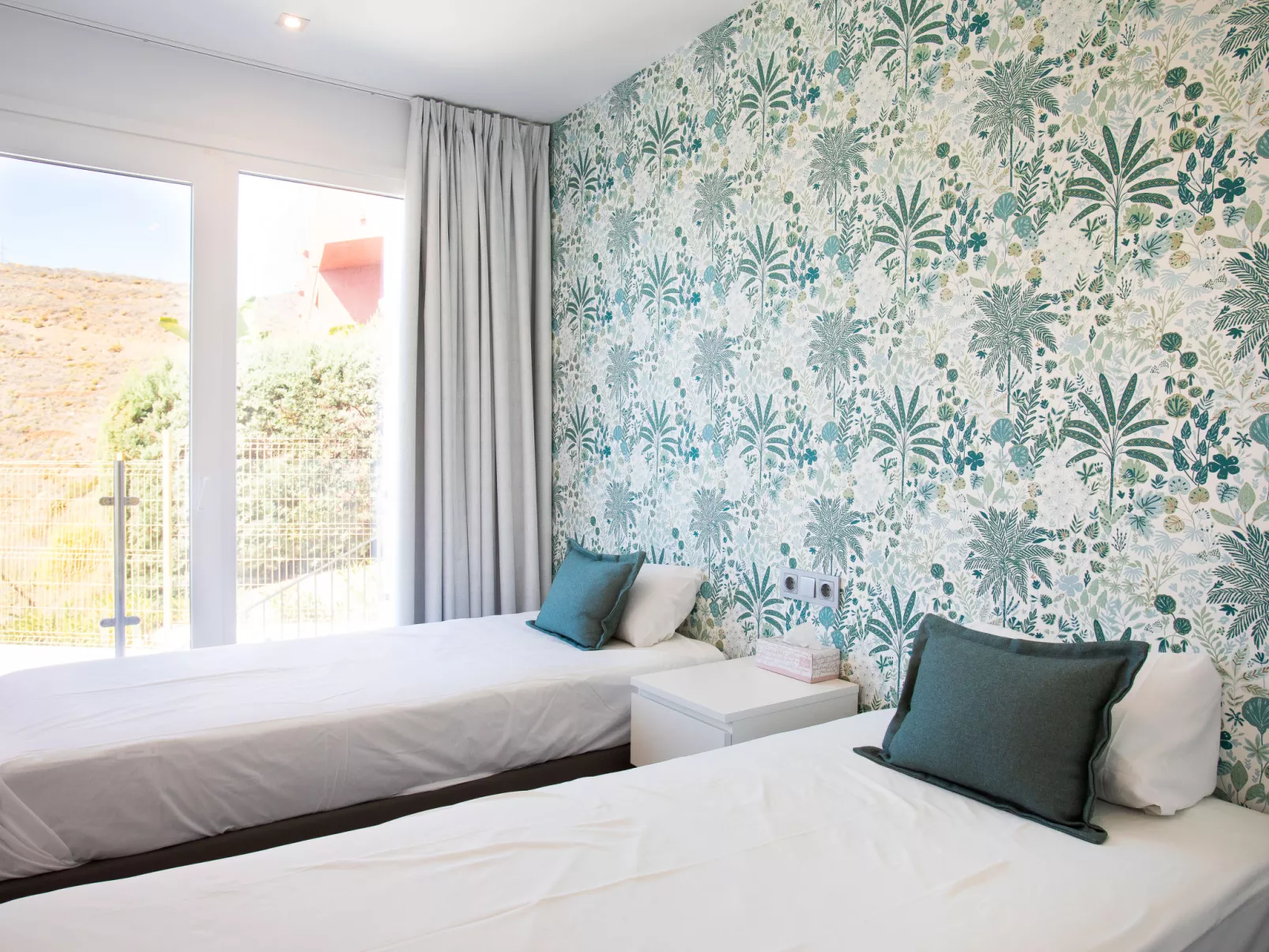 Bayview Hills-Inside