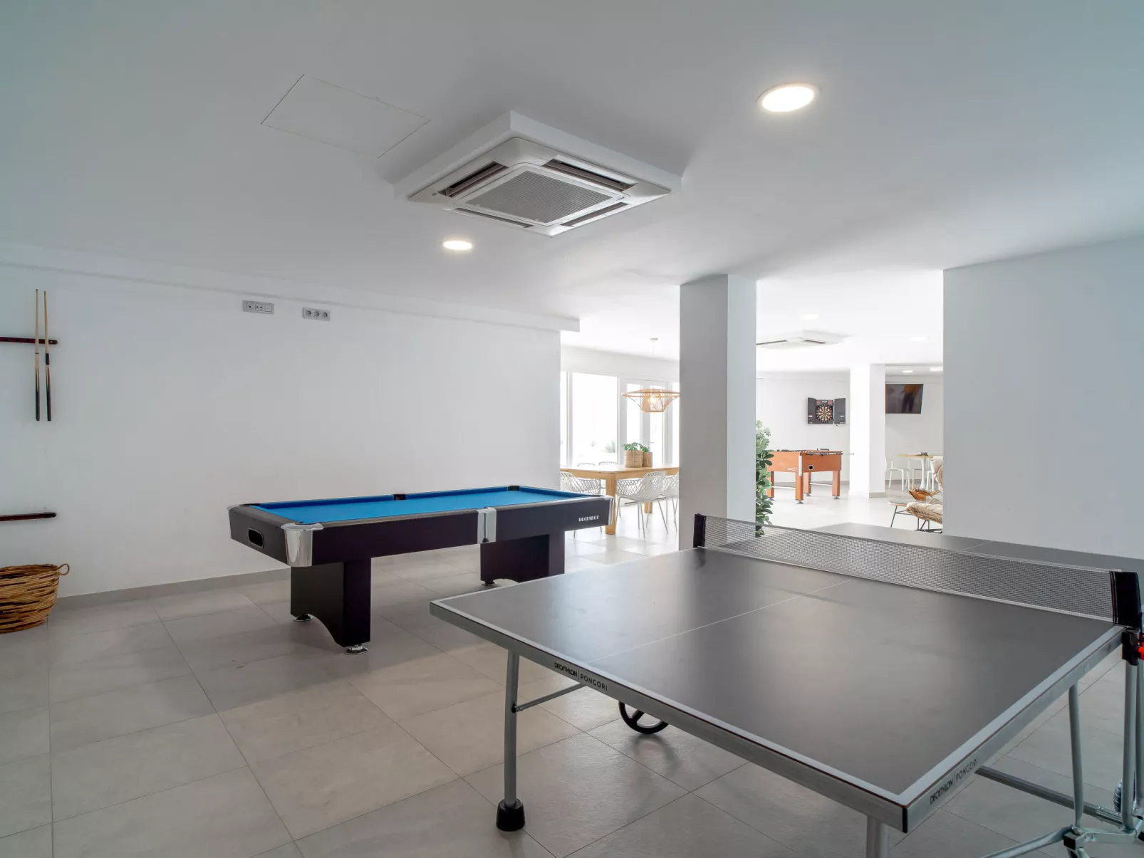 Bayview Hills-Inside