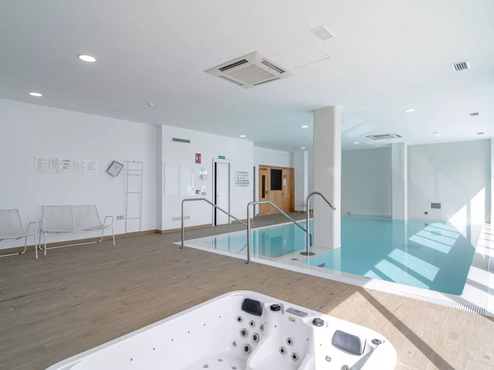 Bayview Hills-Inside