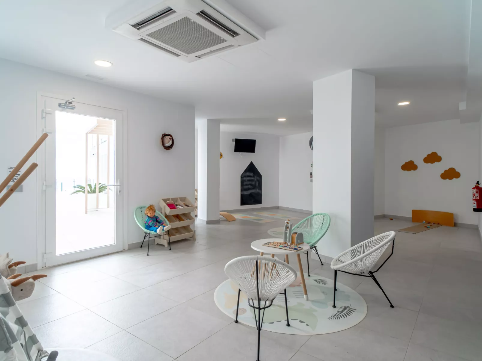 Bayview Hills-Inside