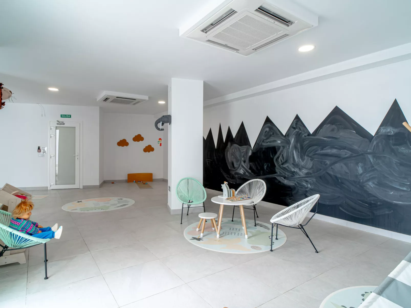 Bayview Hills-Inside