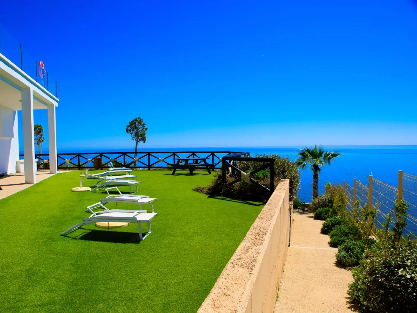 Bayview Hills-Outside