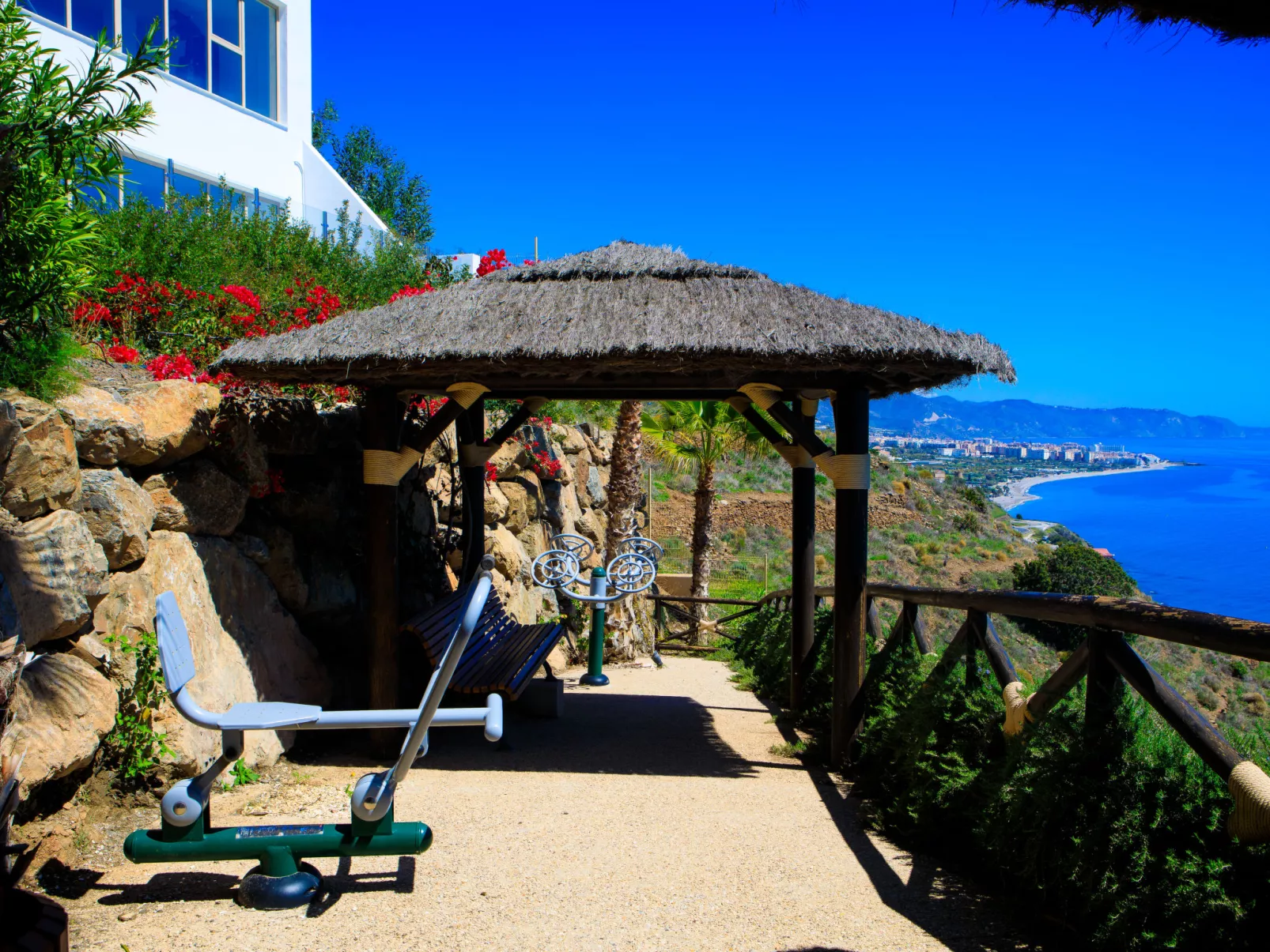 Bayview Hills-Outside