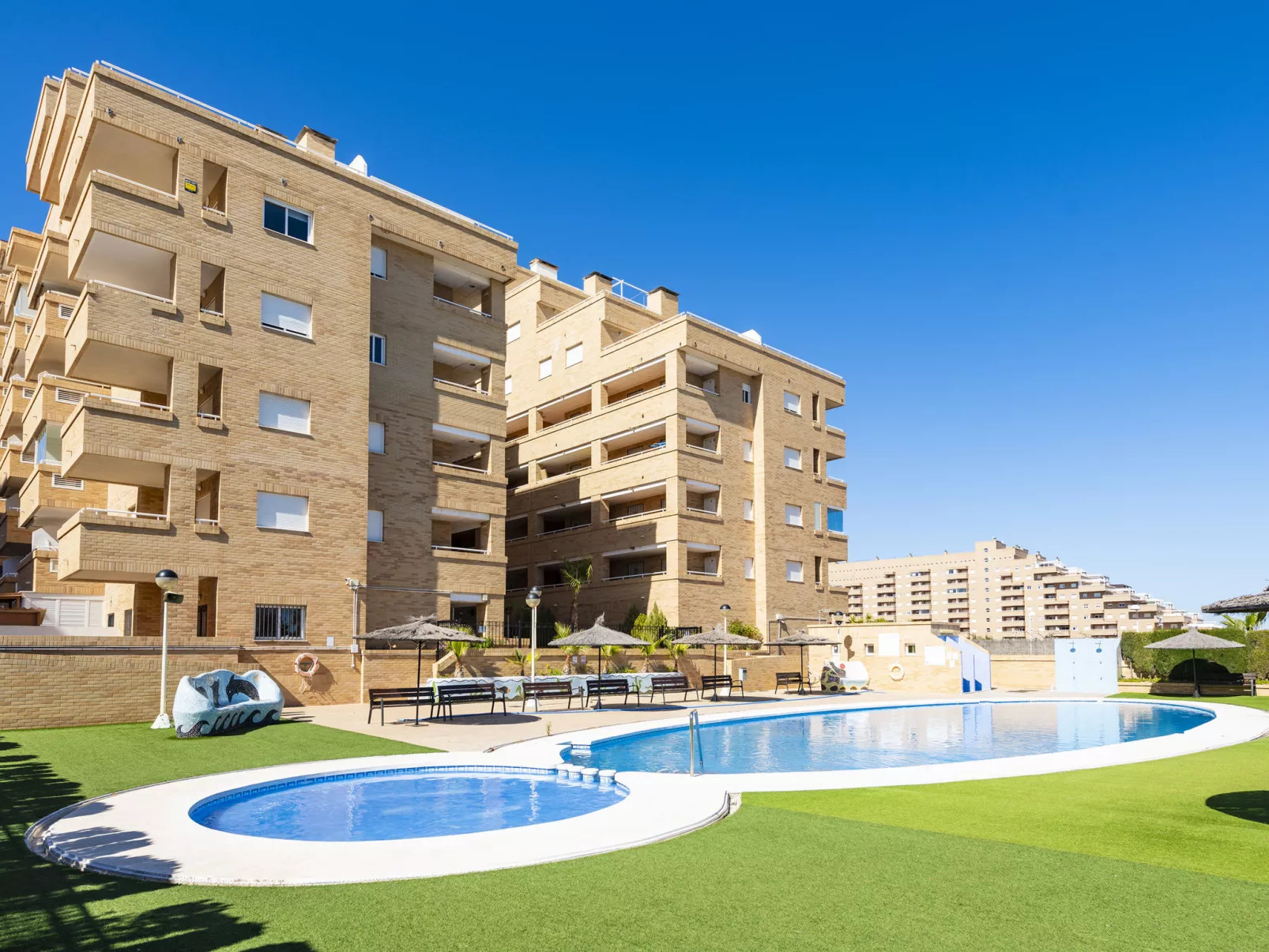 Costa Azahar II-Outside