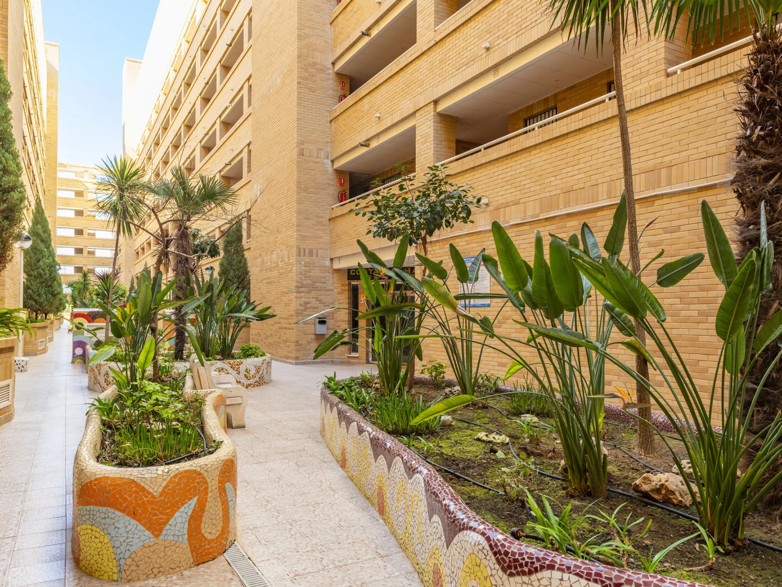 Costa Azahar II-Outside
