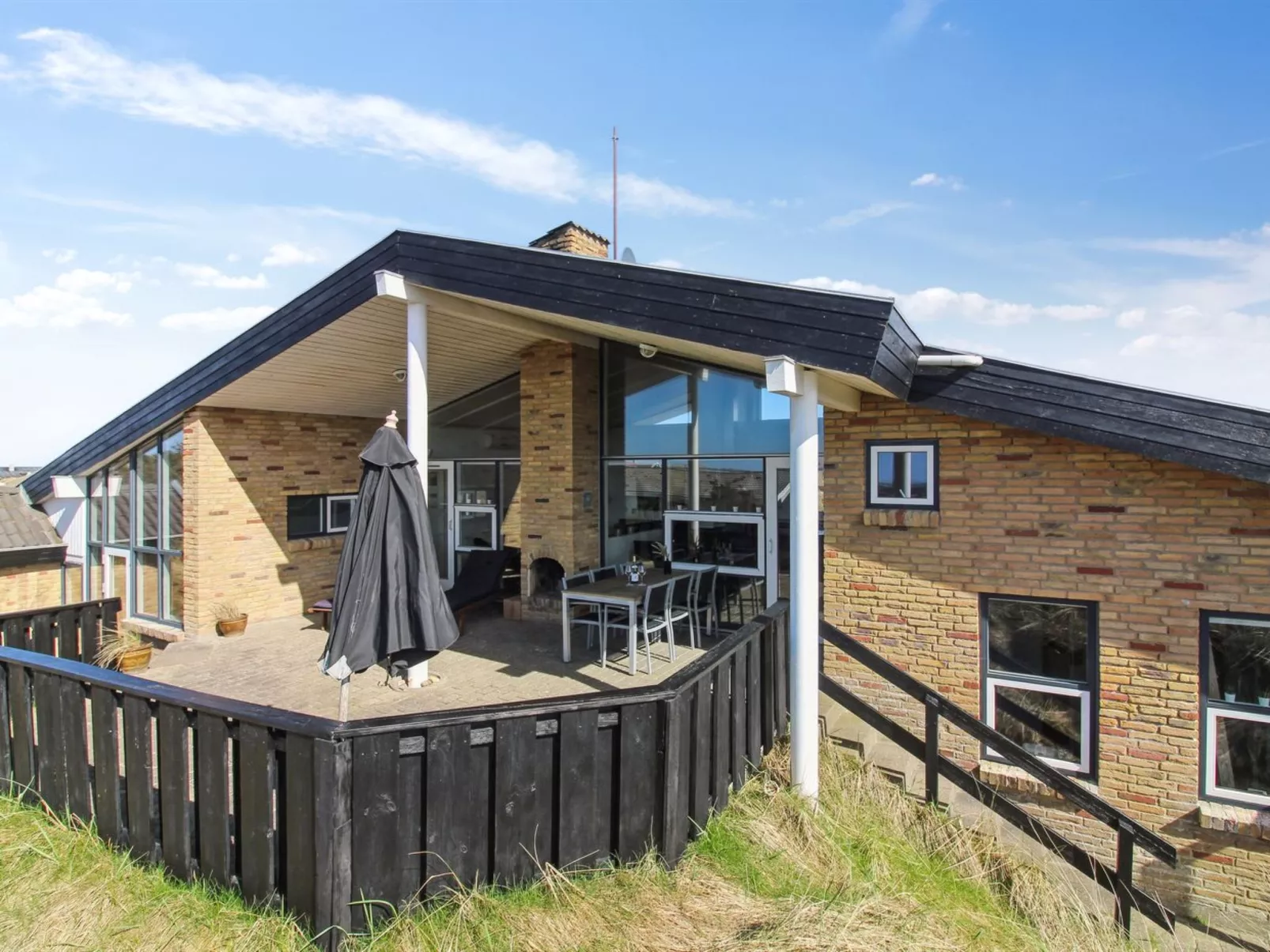 "Judeth" - 300m from the sea-Outside