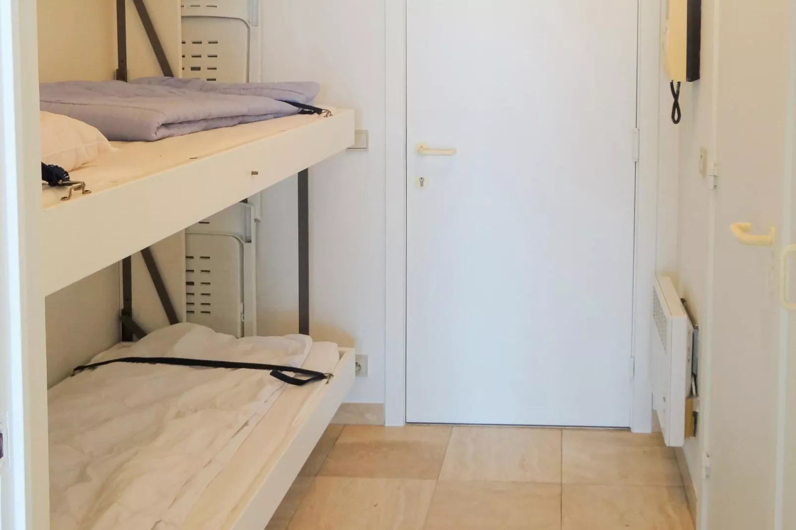 DEN OEVER III 302-Bedroom