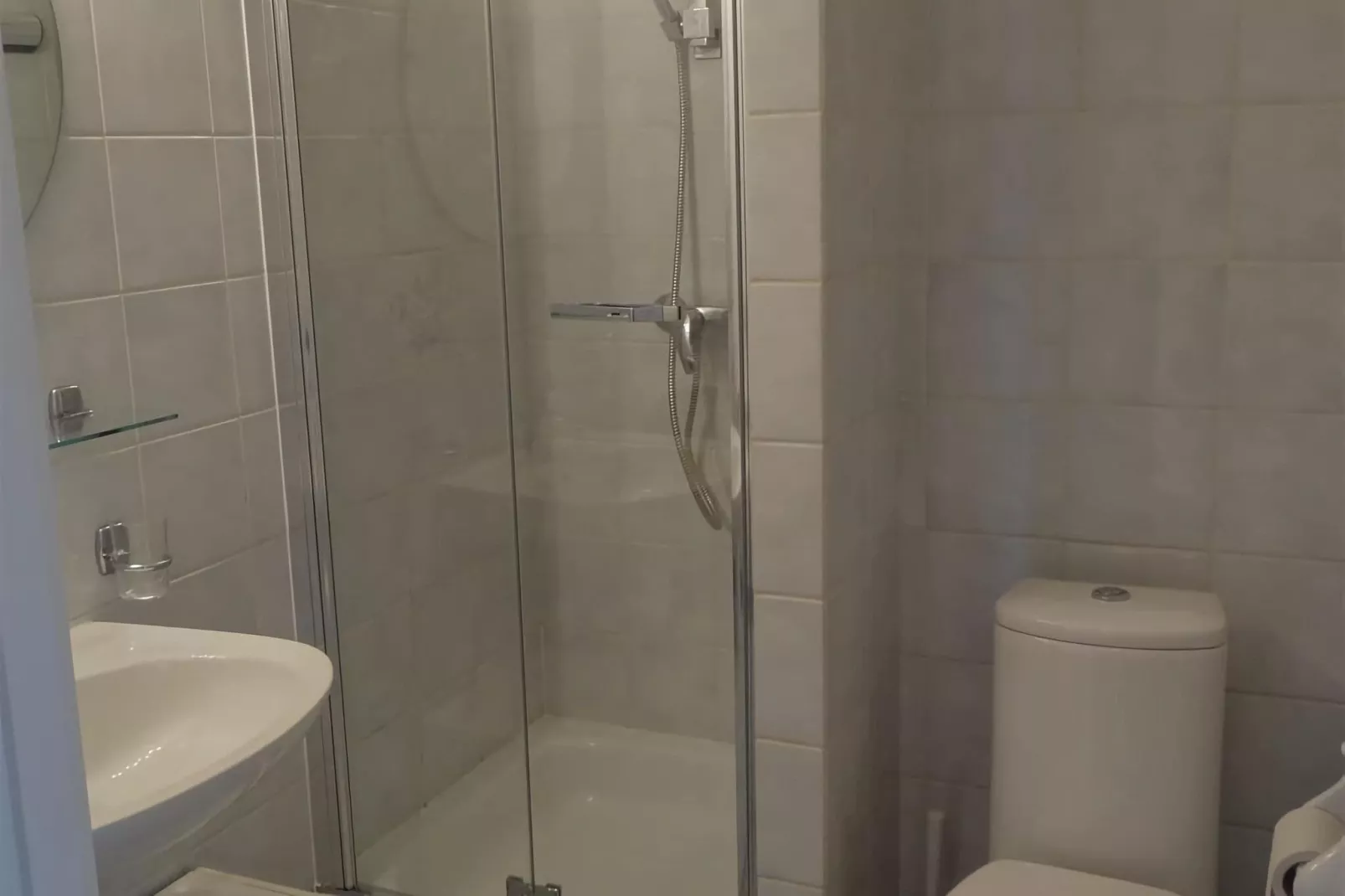 DEN OEVER III 302-Bathroom