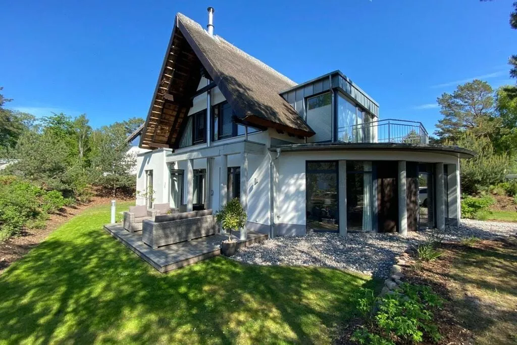 264524-Exterior summer